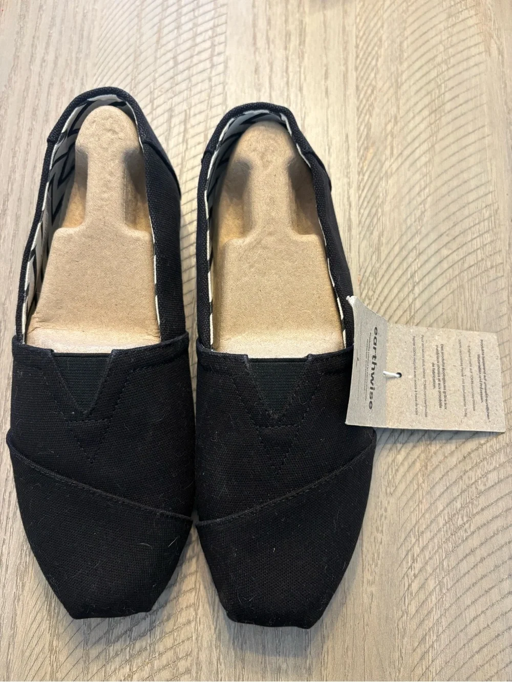 NWT Toms Black Canvas Slip-On Shoes UNISEX